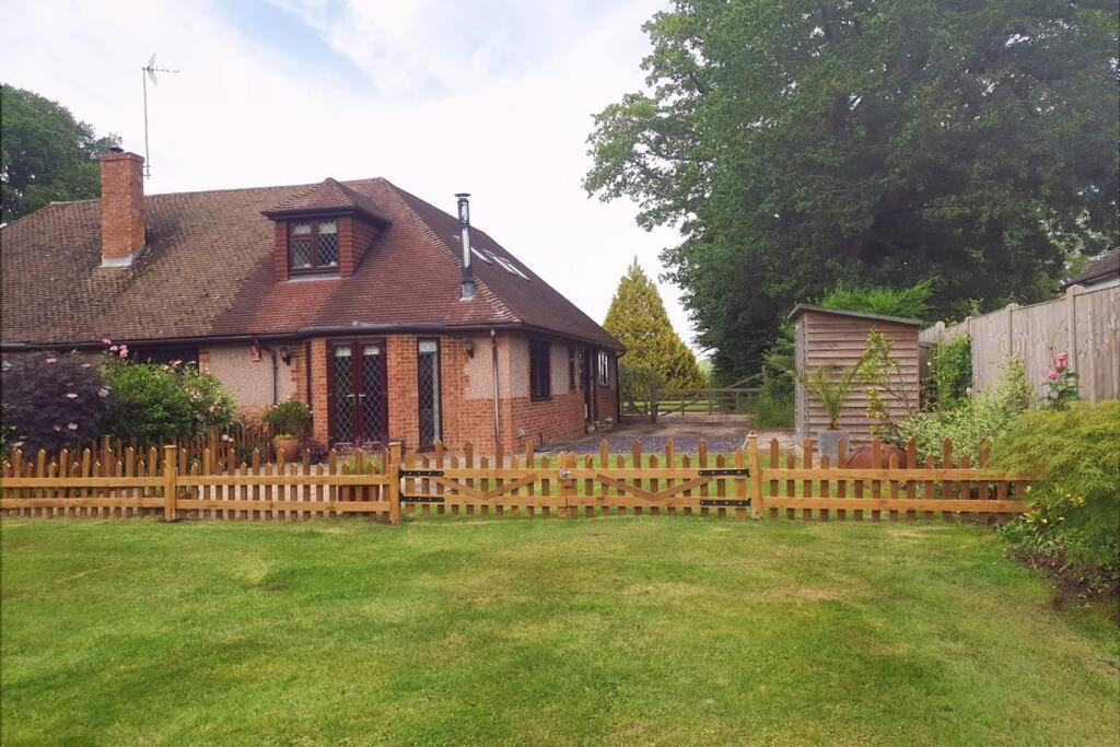 Ashwood Holiday Cottage. Ashford  Exterior photo
